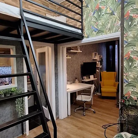 Easily Accessible Secure Ground Floor With Breakfast Items